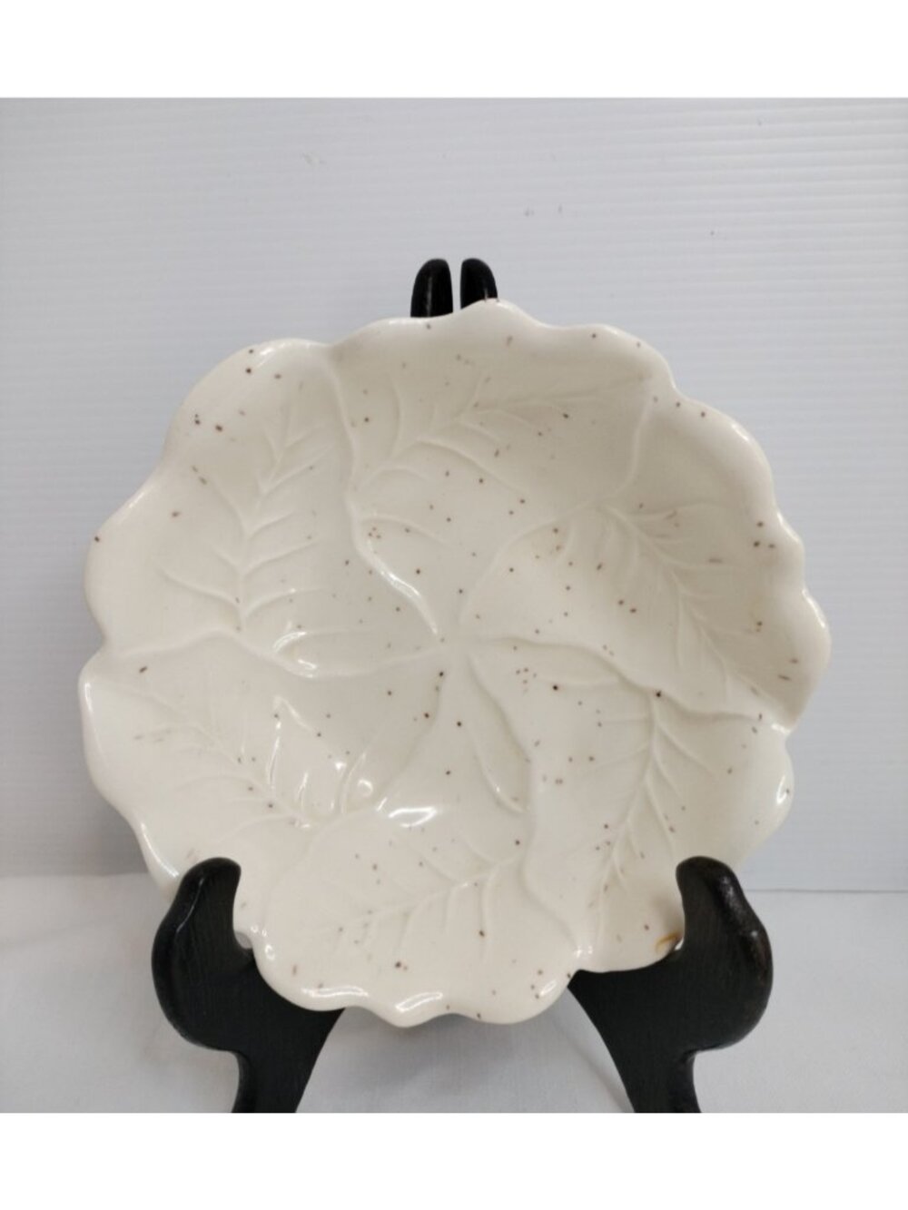 Vintage Speckled Cabbage Leaf Ceramic Salad Bowls 6 inch 2 Cream Cottage